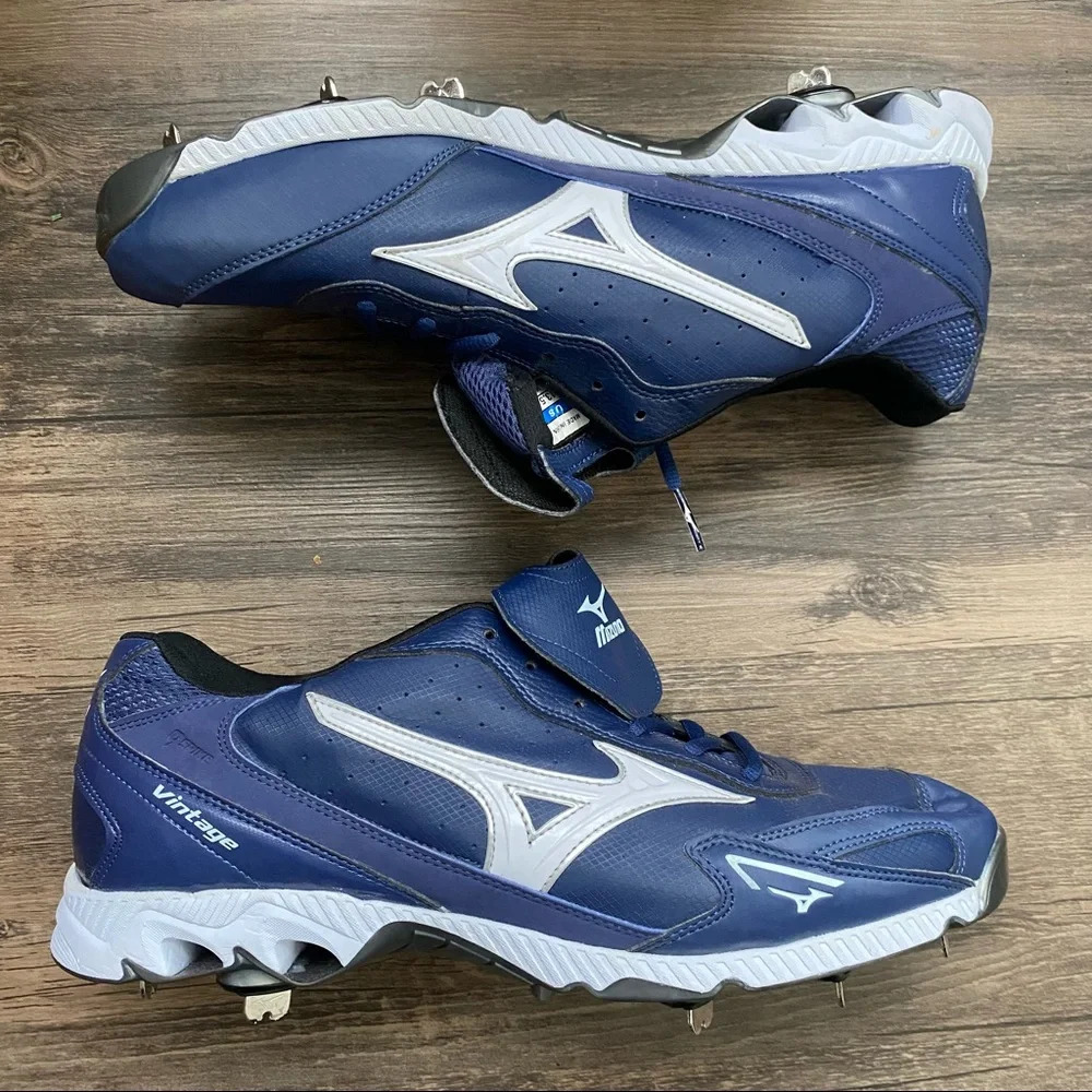 NWOT Mizuno Men's 9-Spike Vintage G6 Low Baseball Cleat- 13.5